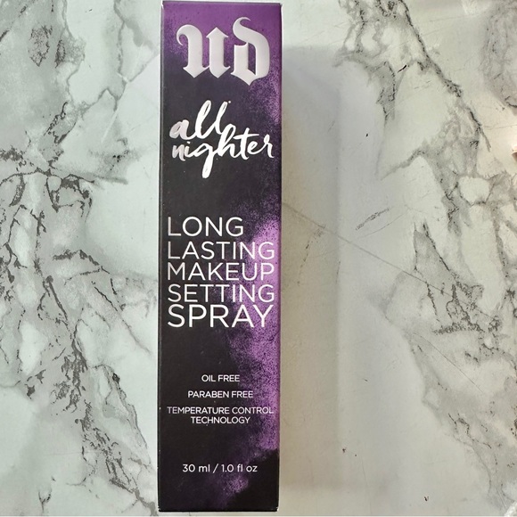 UD All Nighter Waterproof Makeup Setting Spray - Picture 3 of 9
